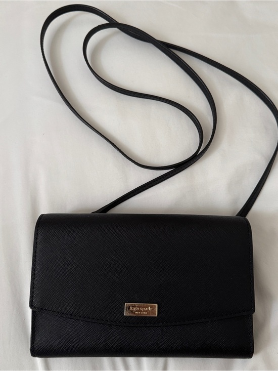 kate spade Handbags - kate spade Winni Laurel Way Crossbody Bag in black